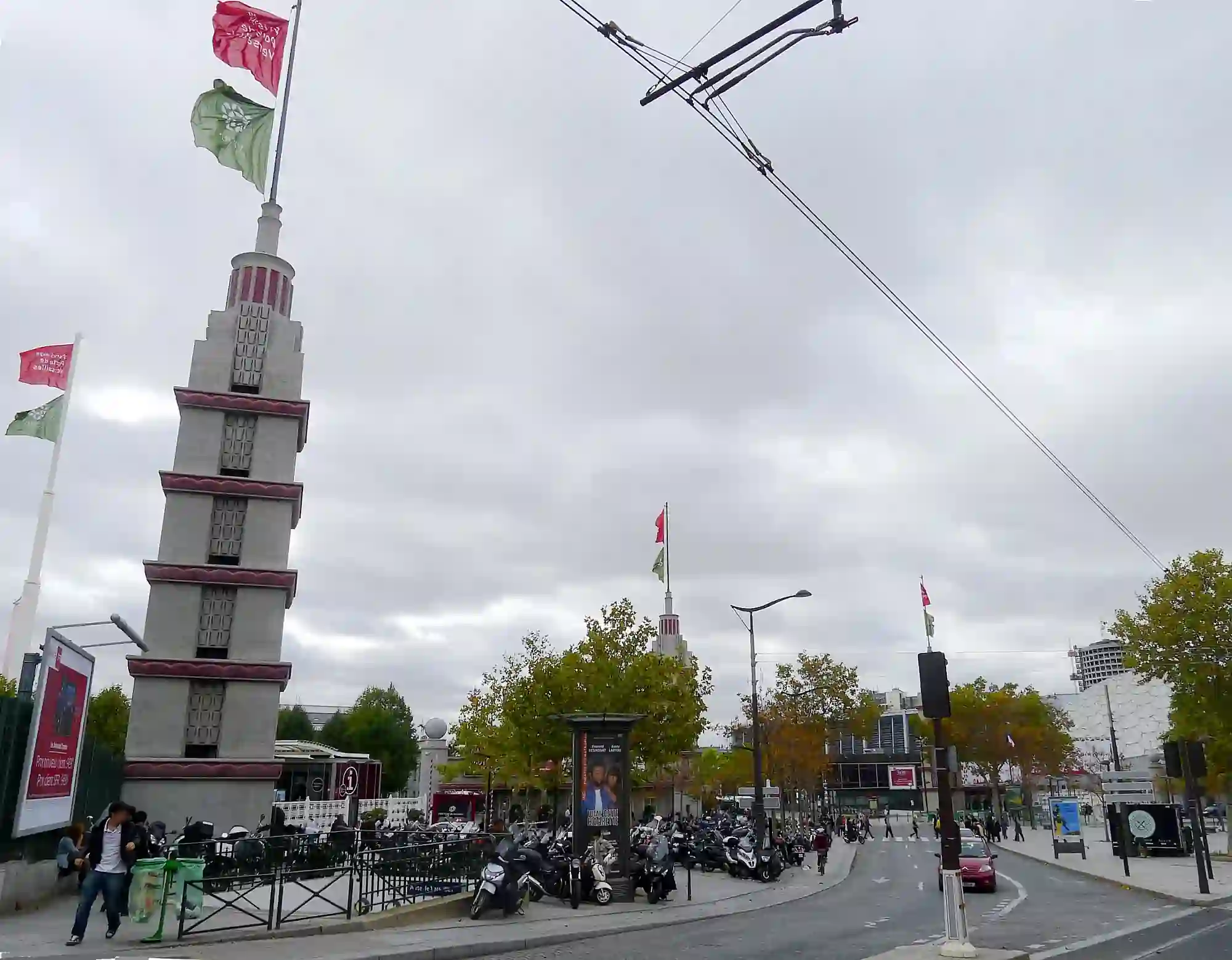 Entrance area at Paris Expo Porte de Versailles — practical context for arrival and queues